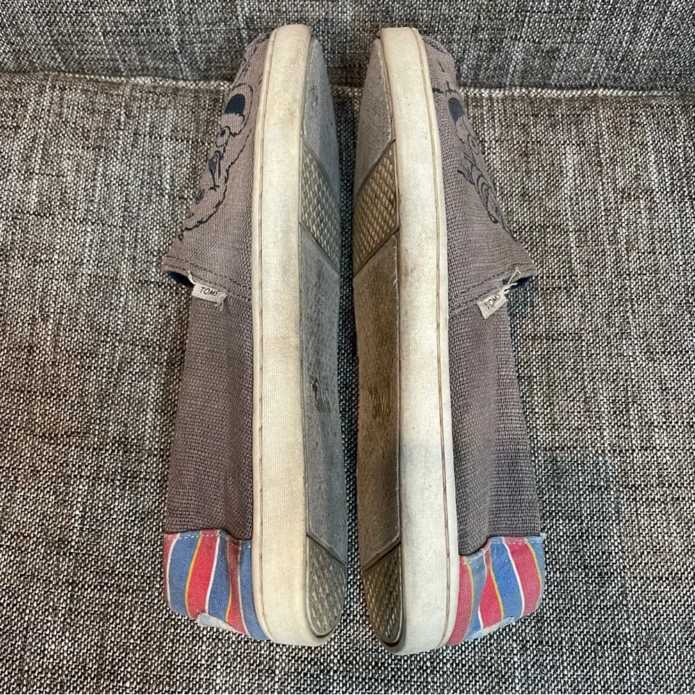 Toms Kids Seasame Street Grey Slip Ons Size 4‎
